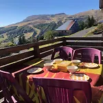 Lama-gite-des-puys T3 Lamadalet, Vue Sud, Terrasse, Parking Prive 아파트
