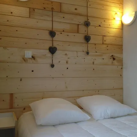 Lama-gite-des-puys T3 Lamadalet, Vue Sud, Terrasse, Parking Prive Apartment Super Besse