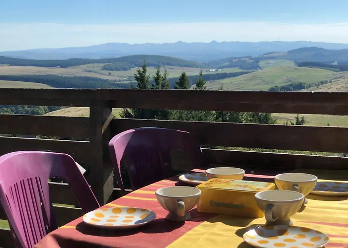 Lama-gite-des-puys T3 Lamadalet, Vue Sud, Terrasse, Parking Prive *